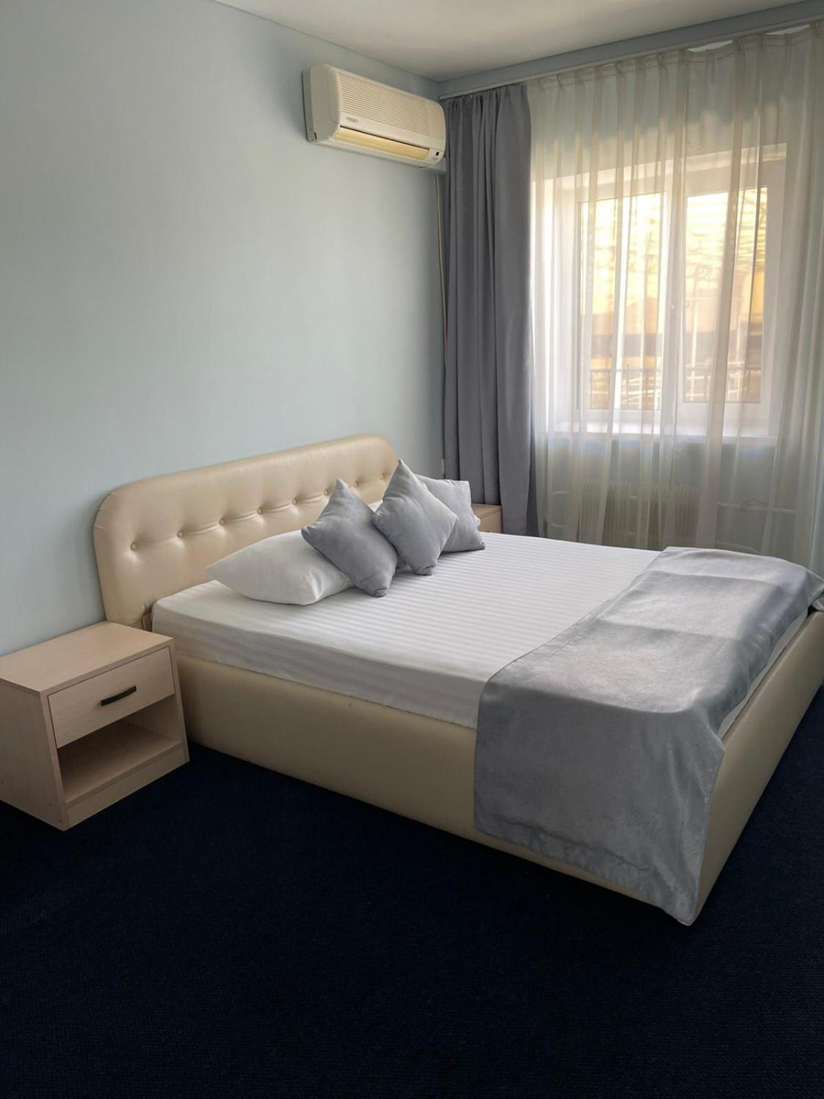 Sv Hotel, Restaurant & Airport Parking Todiresti  Esterno foto